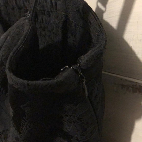 (241) Black Peplum Top - Picture 10 of 12